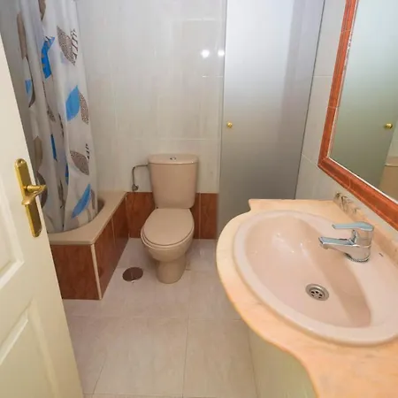 Topacio III 27C Apartment